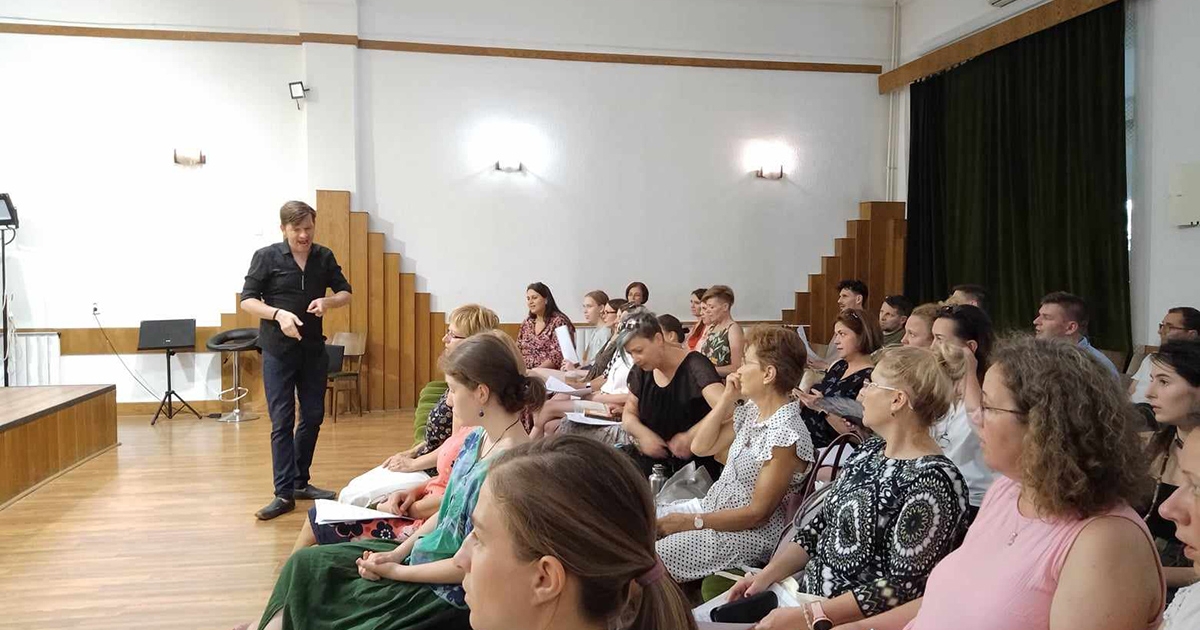 Tanárok az iskolapadban